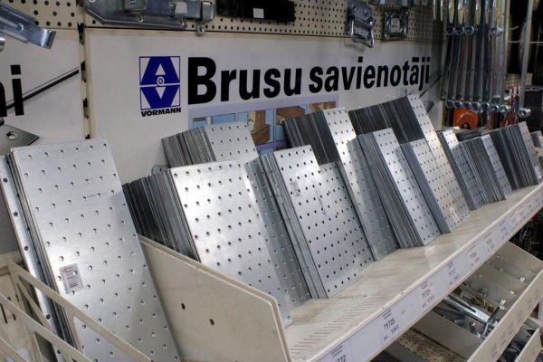 Brusu savienotāji dažādos lielumos