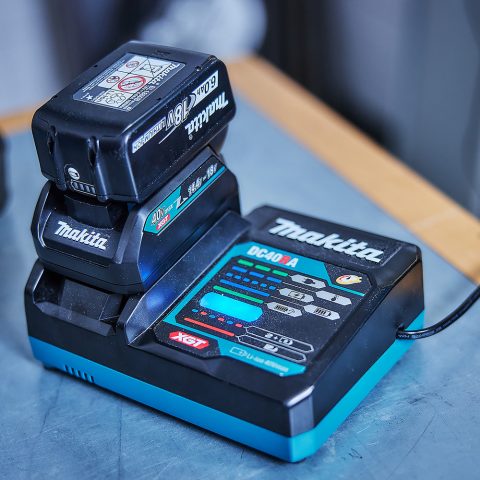 Adapters LXT 18V akumulatoru uzlādei ar XGT 40V ADP10 Makita 191C10-7