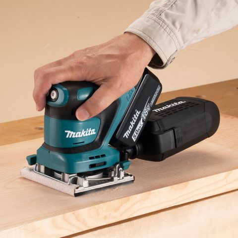 LXT®Akumulatora vibroslīpmašīna DBO482Z 18V Makita