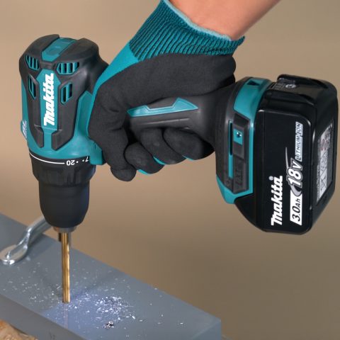 Urbjmašīna-skrūvgriezis Makita DDF490RTJ; 18 V; 2×5,0 Ah akum