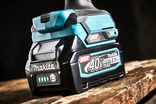 Akumulatora urbjmašīna/skrūvgriezis XGT® DF001GM201 40V Makita