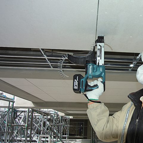 LXT®Akumulatora skrūvgriezis ar skrūvju padevi DFR550ZX1 18V Makita