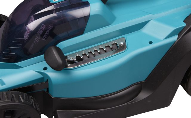 LXT®Akumulatora pļaujmašīna DLM330Z 18V Makita