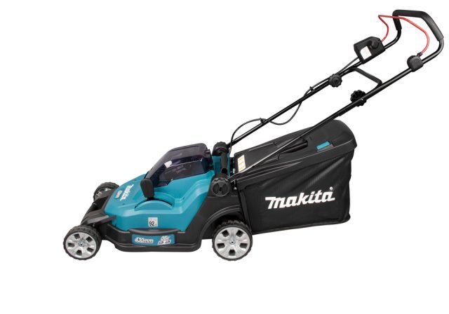 Akumulatora mauriņa pļaujmašīna DLM432PT2 18V LXT Makita