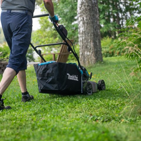 Akumulatora mauriņa pļaujmašīna LXT® DLM466ZX 18V Makita