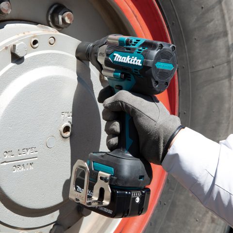LXT Akumulatora trieciena uzgriežņu atslēga DTW701Z 18V Makita