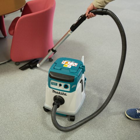 LXT 18VX2 BL Akumulatora putekļusūcējs 15L DVC156LZX1 Makita