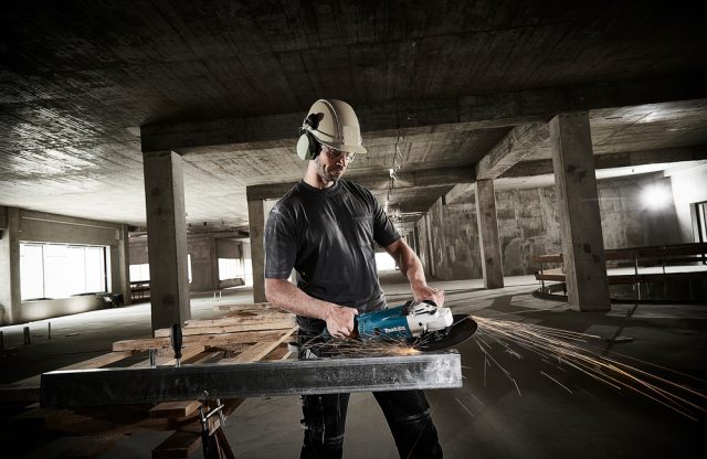 Elektriskā Leņķa slīpmašīna GA9020SF02 2200W Makita