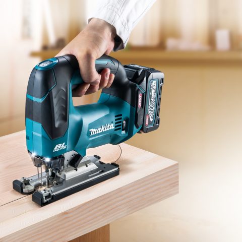 Figūrzāģis XGT 40V BL 700W Makita JV002GZ