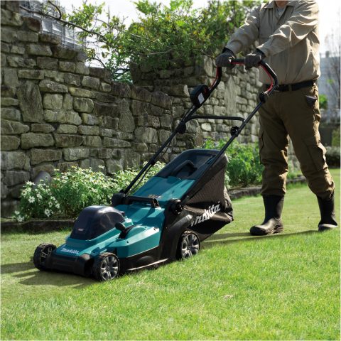 Akumulatora mauriņa pļaujmašīna XGT 40V 43cm Makita LM004GZ