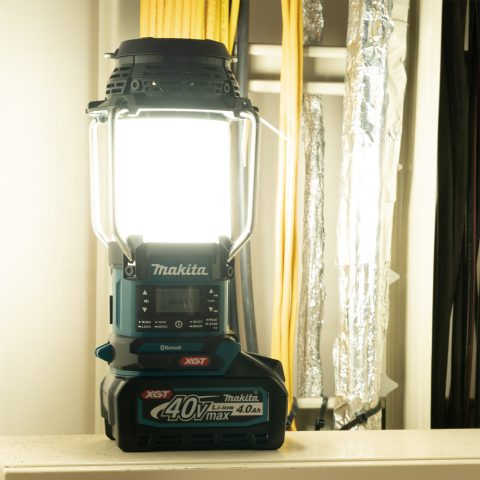 XGT® Laterna / Radio  MR009GZ Akumulatora 40V MAKITA
