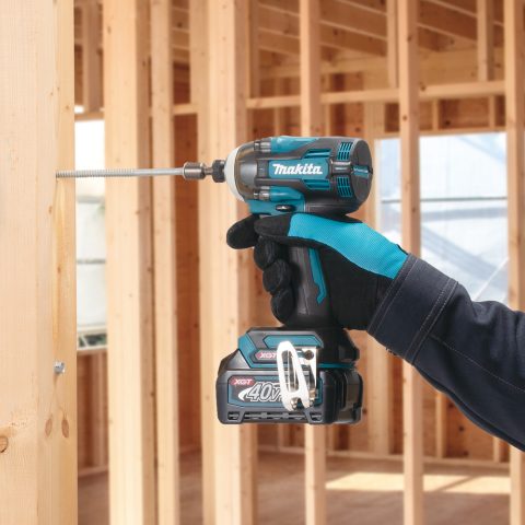 Triecienskrūvgriezis XGT® TD004GZ 40V Makita