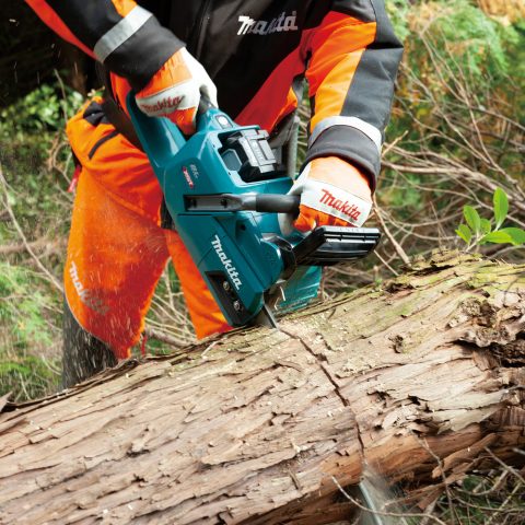 XGT ®Akumulatora ķēdes zāģis UC011GZ 40V Makita