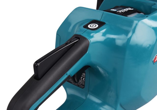 XGT ®Akumulatora ķēdes zāģis UC011GT101 40V Makita