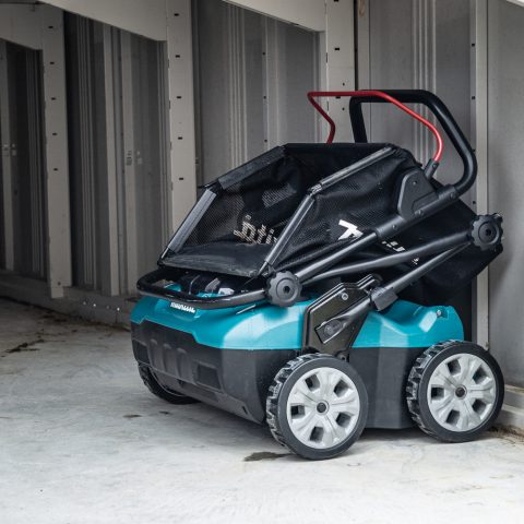 XGT®Akumulatora zāliena aerators  UV001GZ Makita 40V