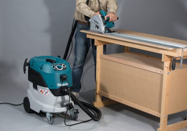 Putekļu sūcējs VC4210L 220V MAKITA